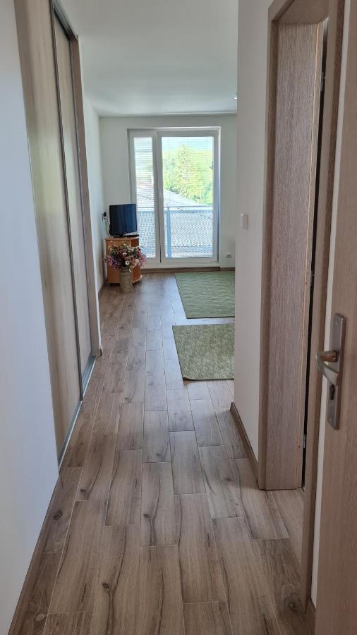 Apartament Kajula Bešeňová Zewnętrze zdjęcie