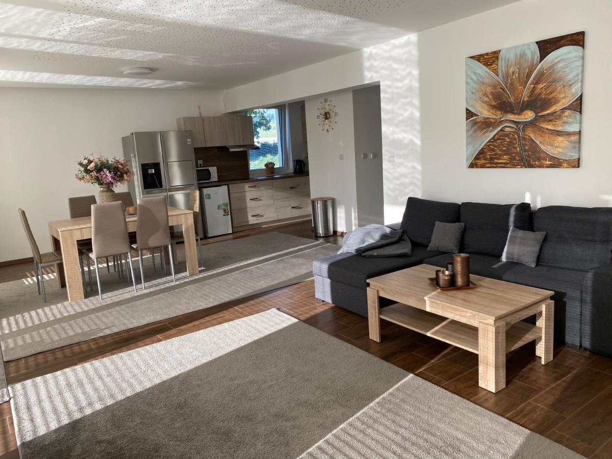 Apartament Kajula Bešeňová Zewnętrze zdjęcie