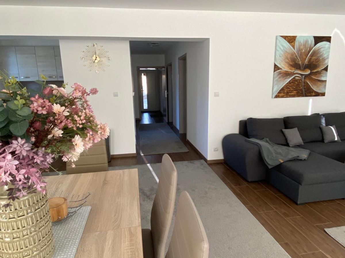 Apartament Kajula Bešeňová Zewnętrze zdjęcie